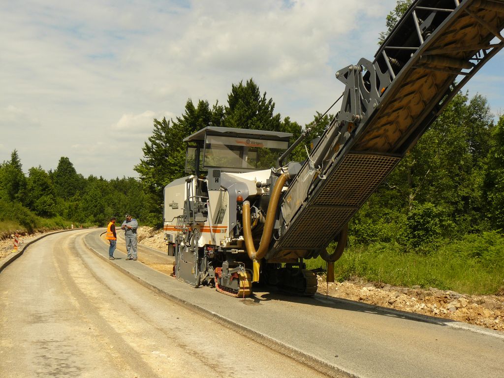 WIRTGEN GLODALICA W 200i NA DEMO RADU KOD G.P. KRK d.d.