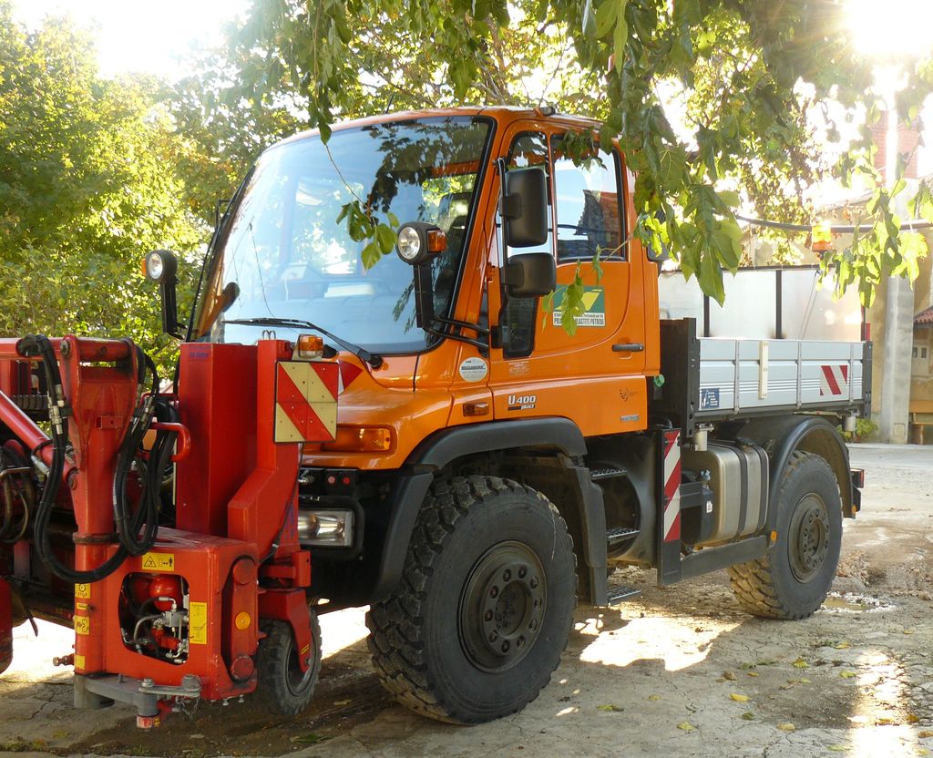 MERCEDES-BENZ UNIMOG - U 400