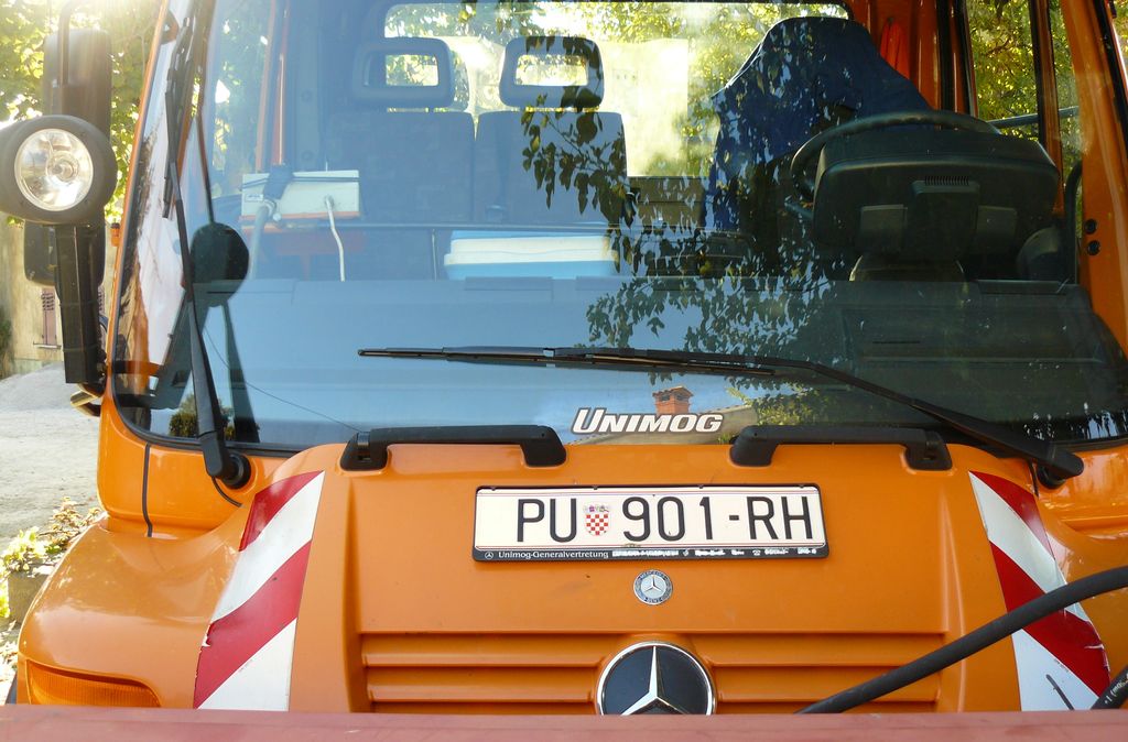 MERCEDES-BENZ UNIMOG - U 400